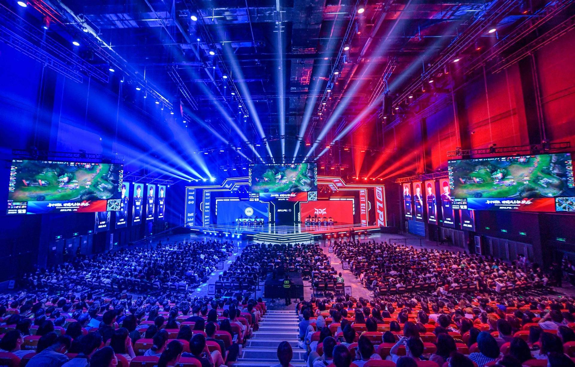 正是源于他 正是源于他