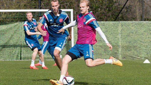 领球队从地 领球队从地